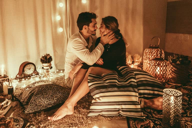 15 Romantic Things To Do At Home